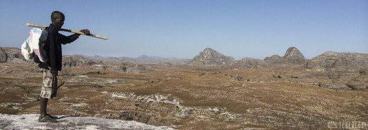 b65/makay.trek.madagascar.panoramique.iphone.19.jpg