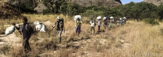 b65/makay.trek.madagascar.panoramique.iphone.8.jpg