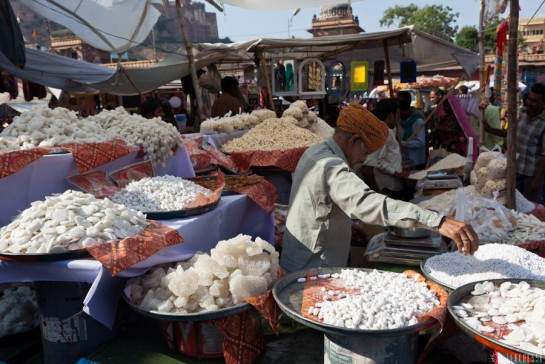 n115/rajasthan.jodhpur.marche.sardar.3.jpg