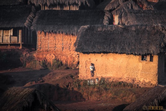 n661/Sakaleona.trek.Madagascar.Tanalana.Zafimaniry.hauts.plateaux.6.jpg