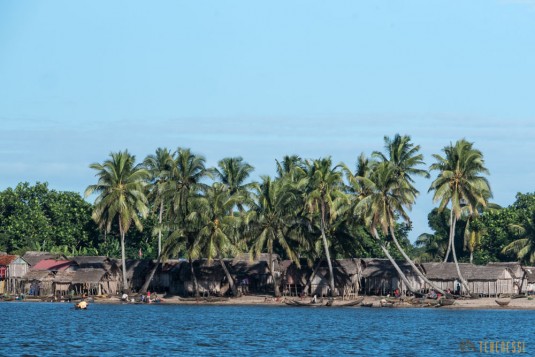 n667/Madagascar.Canal.Pangalane.sud.trek.Sakaleona.16.jpg