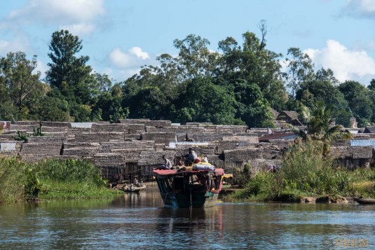 n667/Madagascar.Canal.Pangalane.sud.trek.Sakaleona.18.jpg