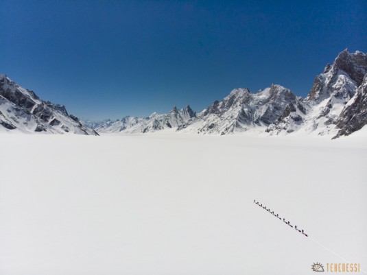 n745/Nepal.Pakistan.Shimshal.Hispar.Biafo.Snow.lake.13.jpg