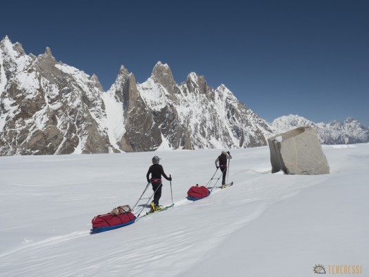 n745/Nepal.Pakistan.Shimshal.Hispar.Biafo.Snow.lake.14.jpg