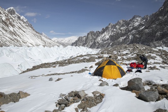 n905/Shimshal.Lukpe.la.Snow.lake.Biafo.Ski.expedition.10.jpg