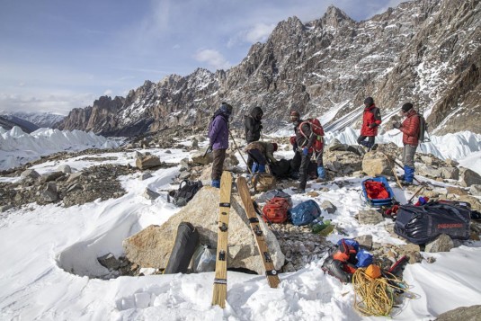 n908/Rabbit.on.the.Roof.Peter.Steltzner.Chamonix.Shimshal.Lukpe.la.Snow.lake.Biafo.Ski.expedition.1.jpg