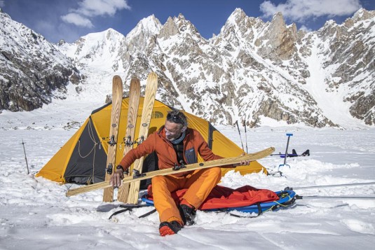 n915/Shimshal.Lukpe.la.Snow.lake.Biafo.Ski.expedition.27.jpg