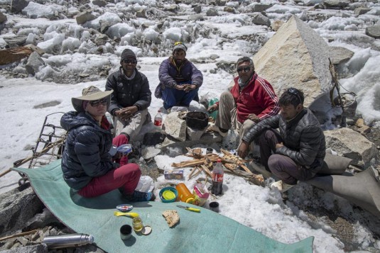 n915/Shimshal.Lukpe.la.Snow.lake.Biafo.Ski.expedition.29.jpg