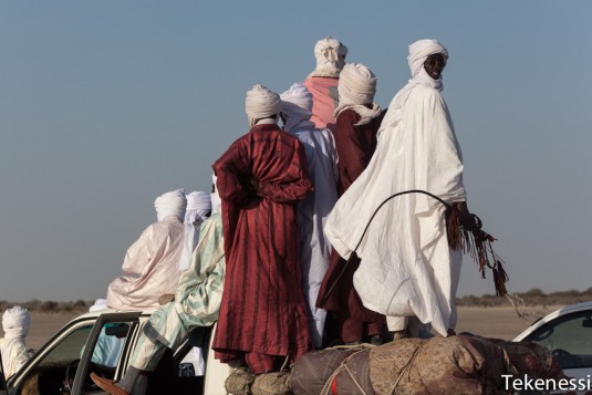 n260/tchad.ennedi.course.dromadaire.2.jpg